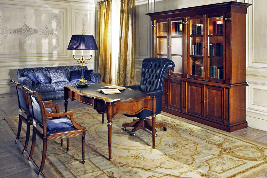 Vista completa di uno studio classico arredato da Regina Design