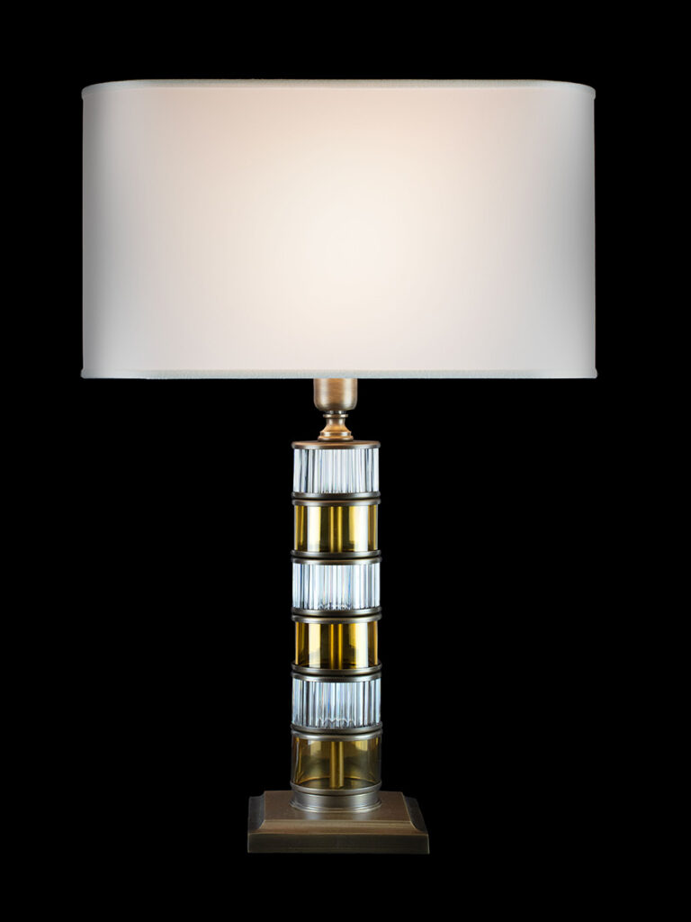 Lampada Segesta con cristallo ambra e paralume bianco